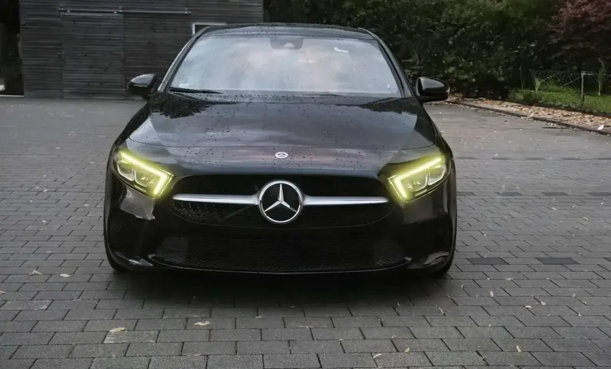 Gebraucht Mercedes A200 163 PS (119 kW) 2021 Limousine