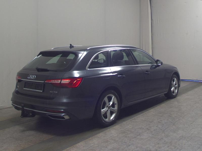 Gebraucht Audi A4 Advanced 204 PS (150 kW) 2022 Grau Kombi