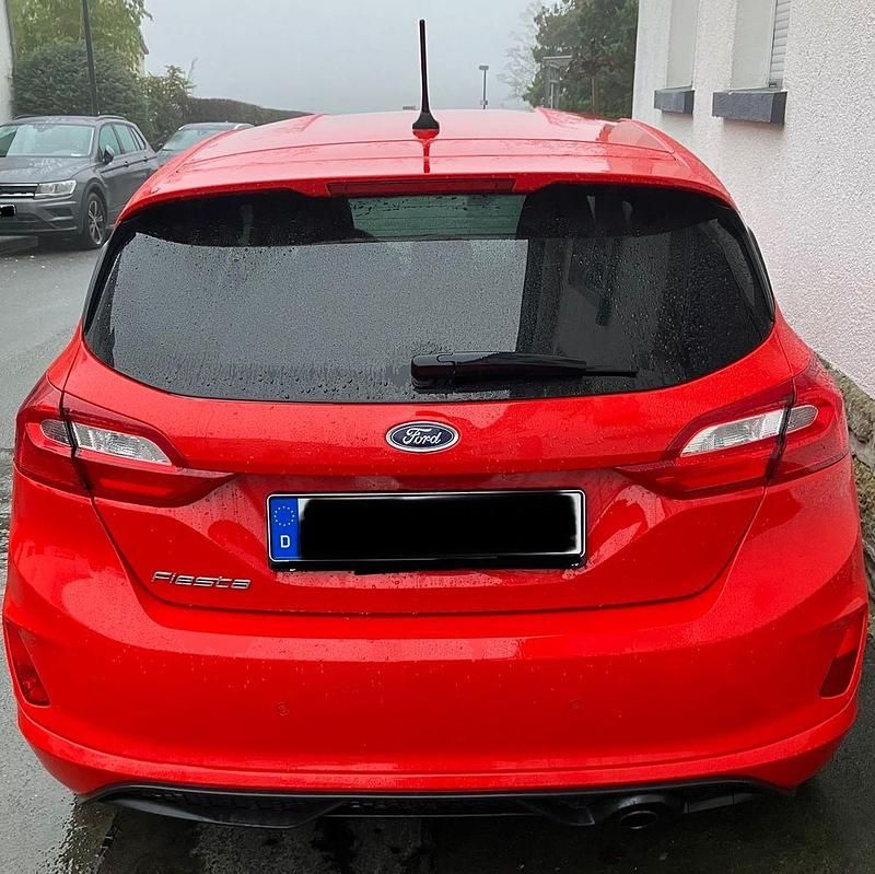 Gebraucht Ford Fiesta ST-Line 101 PS (74 kW) 2018 Rot Limousine