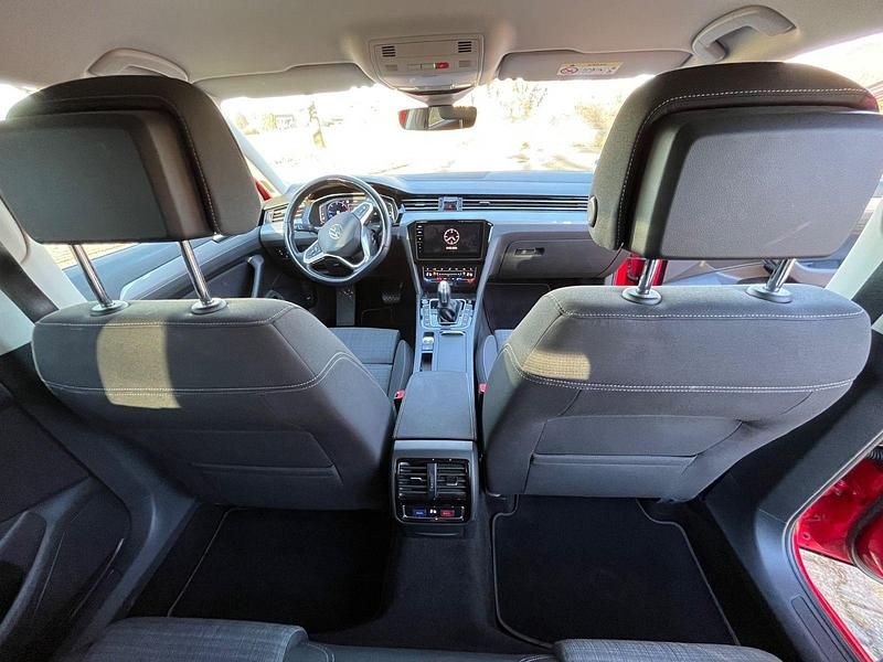Gebraucht VW Passat Business 122 PS (89 kW) 2021 Rot Limousine