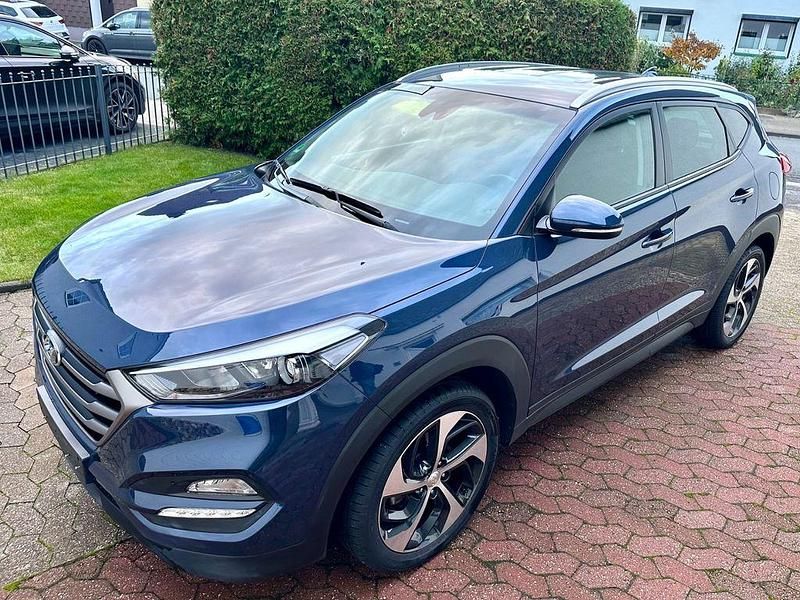Blau Gebraucht 2017 Hyundai Tucson Advantage SUV | 18.500 € (Fairer Preis) - Bild 1/4