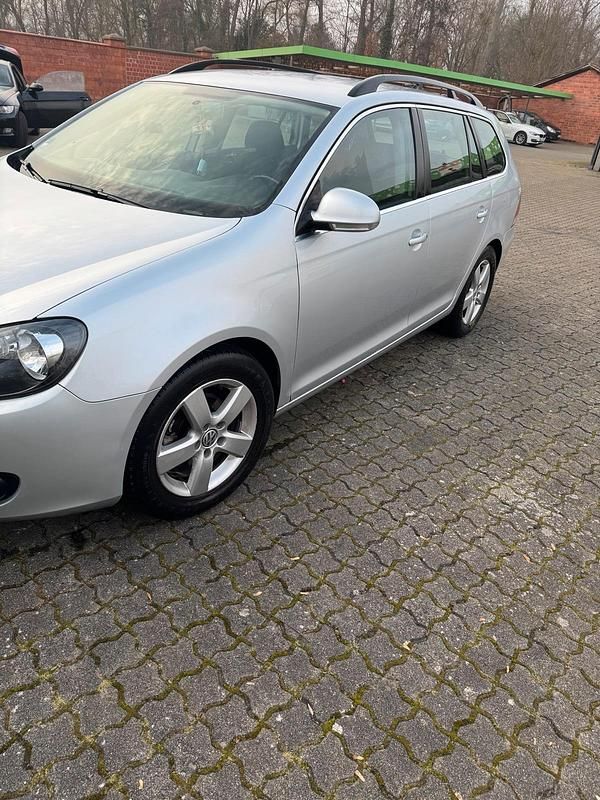 Gebraucht VW Golf VI 105 PS (77 kW) 2011 Silber Kleinwagen