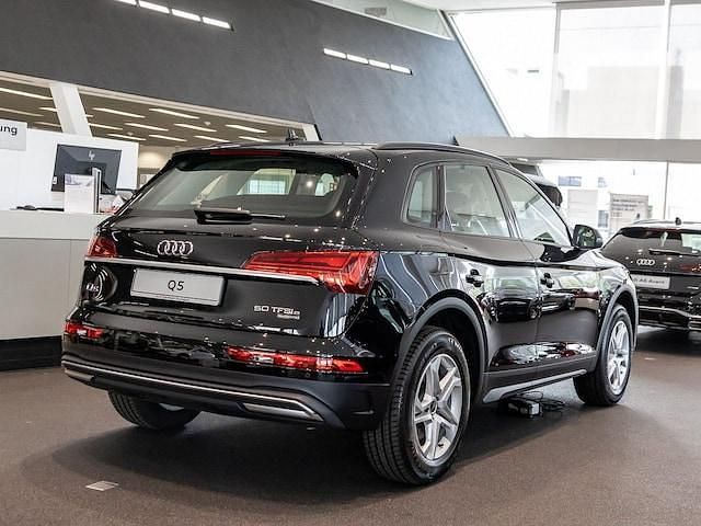 Usado Audi Q5 Basis 299 HP (219 kW) 2025 Preto SUV