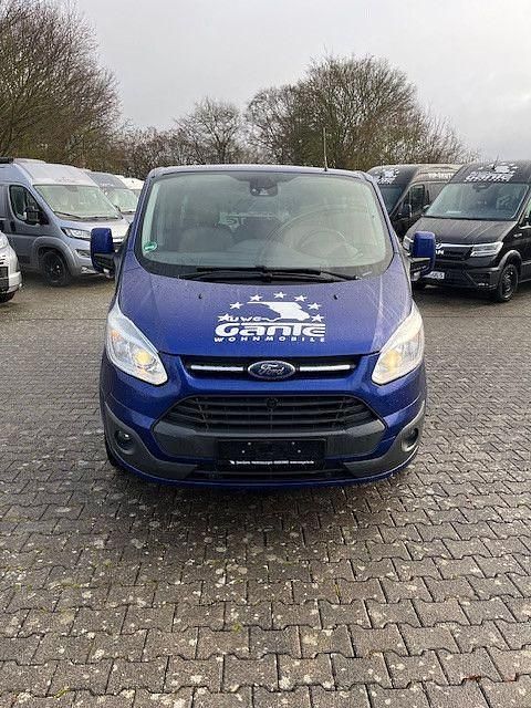 Blau Gebraucht 2016 Ford Tourneo Titanium Van / Kleinbus | 19.950 € (Teuer) - Bild 1/4