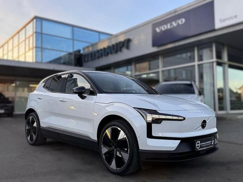Weiss (metallic) Gebraucht 2024 Volvo EX30 Ultra SUV | 38.400 € (Teuer) - Bild 1/4