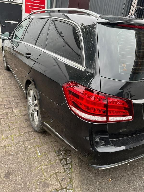 Gebraucht Mercedes E220 204 PS (150 kW) 2015 Kombi