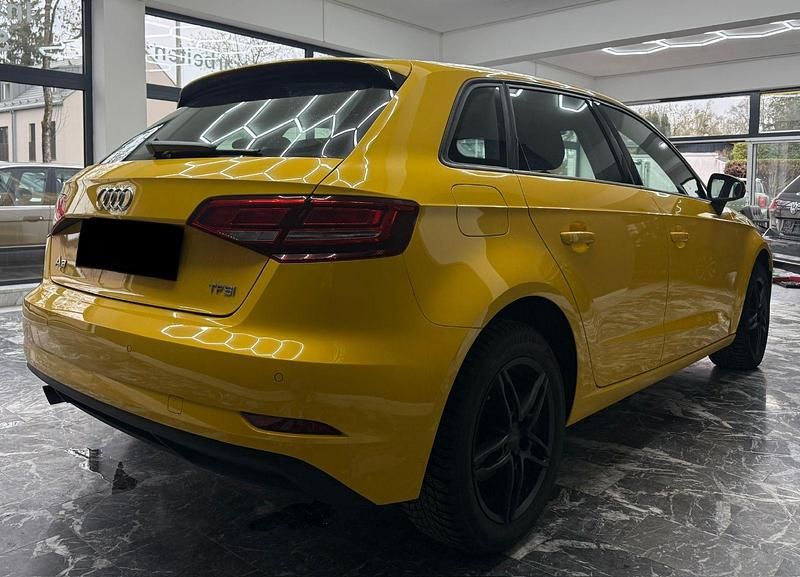 Gebraucht Audi A3 Sportback Design 116 PS (85 kW) 2017 Gelb Kleinwagen