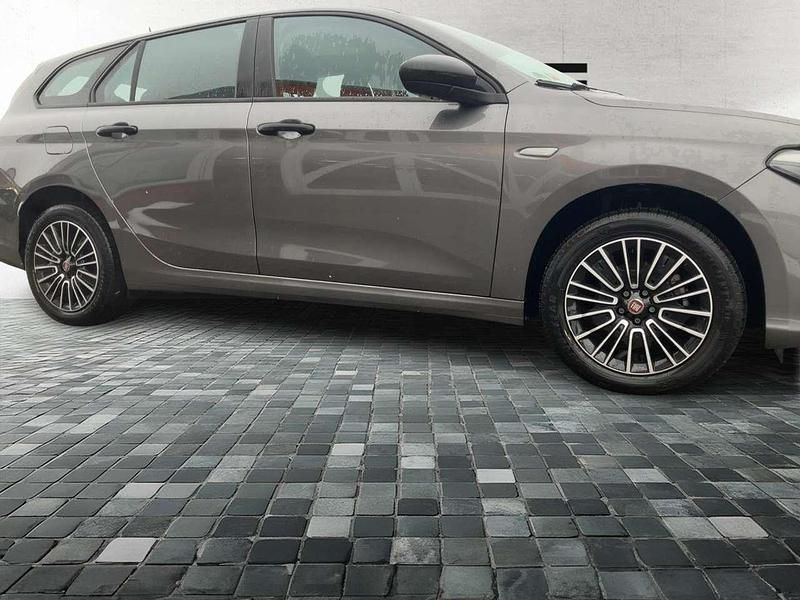 Gebraucht Fiat Tipo Basis 2023 Grau Limousine