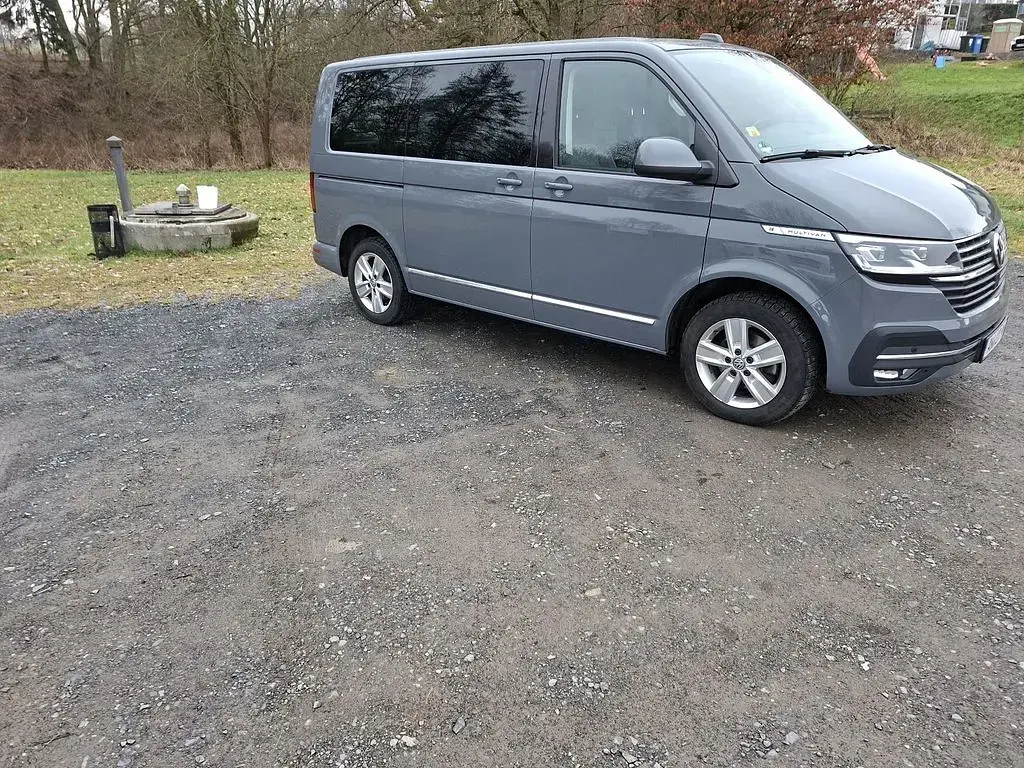 Gebraucht VW Multivan Generation Six 150 PS (110 kW) 2020 Grau Van / Kleinbus