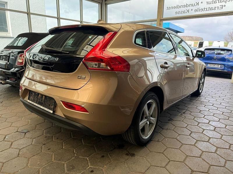 Gebraucht Volvo V40 Momentum 114 PS (83 kW) 2012 Kleinwagen