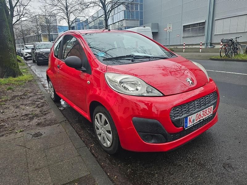 Gebraucht Peugeot 107 Active 68 PS (50 kW) 2014 Rot Kleinwagen