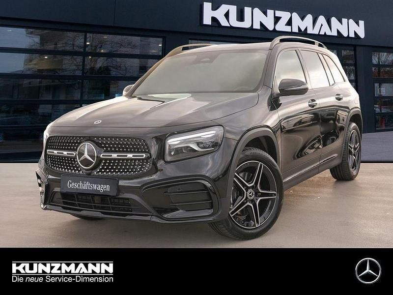 Kosmosschwarz metallic Gebraucht 2025 Mercedes GLB180 AMG SUV | 44.590 € (Teuer) - Bild 1/4