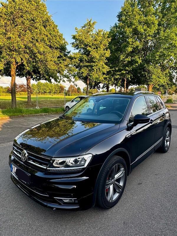 Schwarz Gebraucht 2018 VW Tiguan R-line SUV | 25.900 € (Fairer Preis) - Bild 1/4