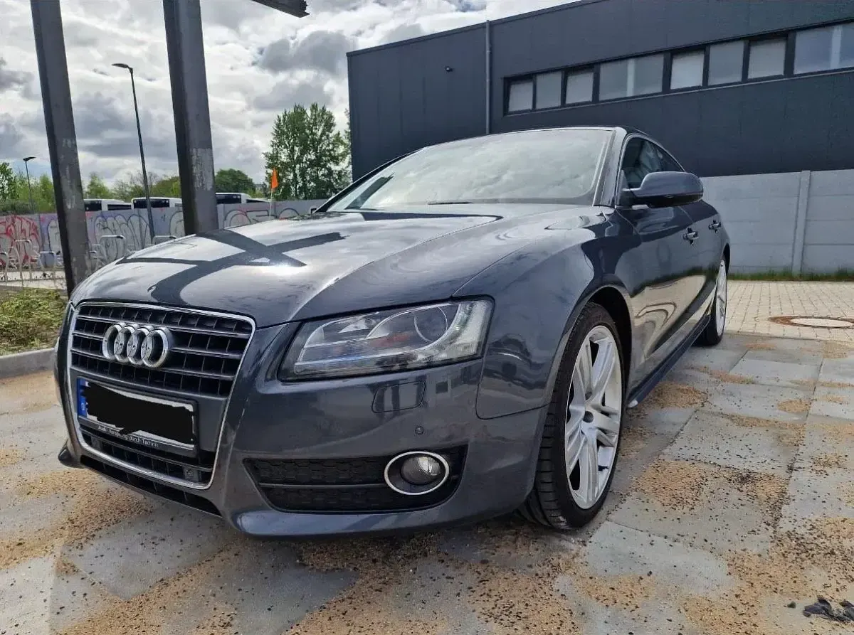 Używany Audi A5 Design 143 KM (105 kW) 2010 Szary Coupe