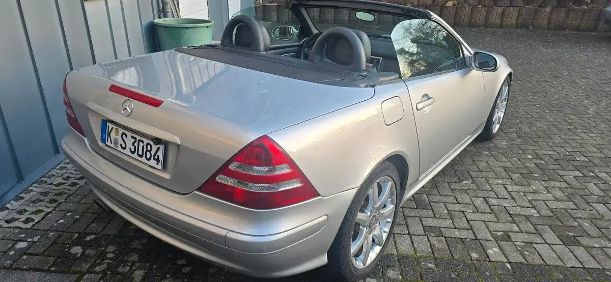 Second-hand Mercedes SLK200 163 CP (119 kW) 2003 Argintiu Cabrio