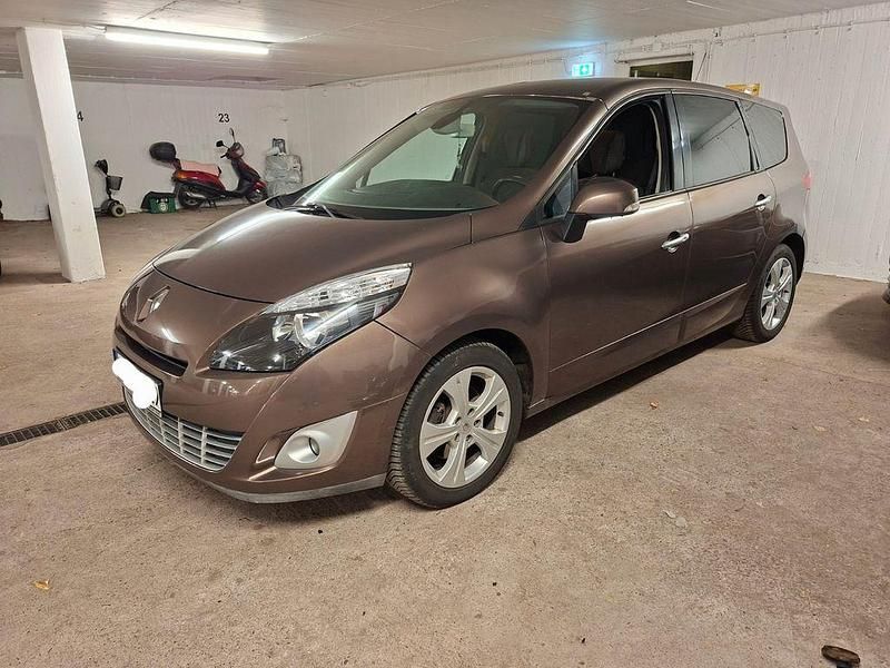 Braun Gebraucht 2009 Renault Grand Scénic III Dynamique Van / Kleinbus | 3.500 € (Fairer Preis) - Bild 1/4