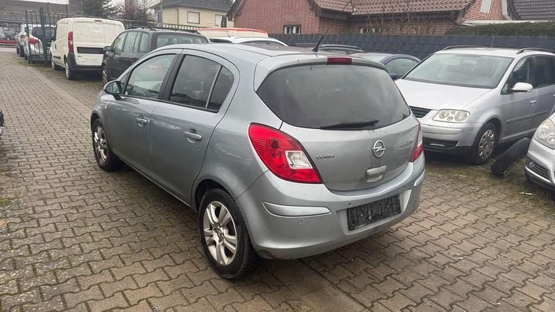 Gebraucht Opel Corsa Active 95 PS (69 kW) 2013 Silber Limousine