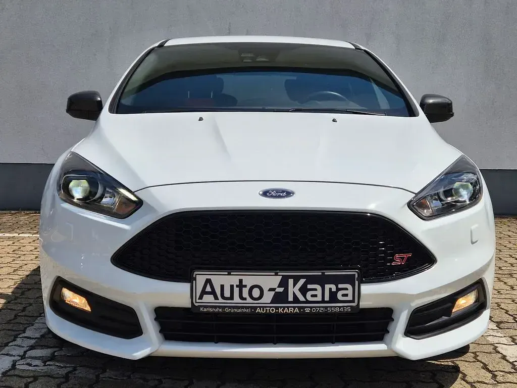 Gebraucht Ford Focus Sport 250 PS (183 kW) 2018 Frostweiß Limousine
