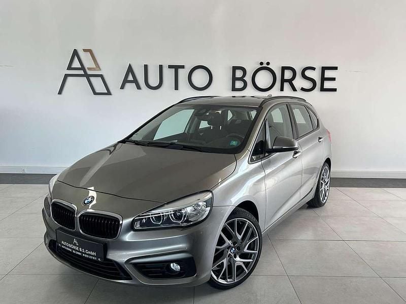 Silber Gebraucht 2016 BMW 218 Active Tourer Sport Line Van / Kleinbus | 13.990 € (Fairer Preis) - Bild 1/3