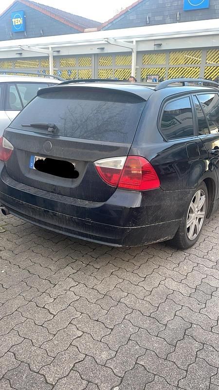 Gebraucht BMW 320 164 PS (120 kW) 2005 Schwarz Kombi