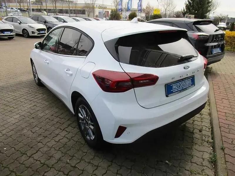 Używany Ford Focus Titanium 125 KM (91 kW) 2022 Biały Sedan/Limuzyna