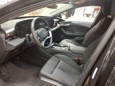 Mythosschwarz Gebraucht 2025 Audi A6 e-tron Ambiente Kombi | 52.945 € - Bild 1/1