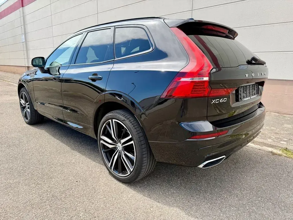 Gebraucht Volvo XC60 R-Design 190 PS (139 kW) 2020 Schwarz SUV