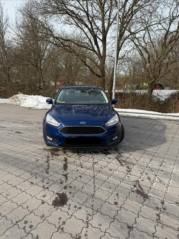 Gebraucht Ford Focus Business Edition 120 PS (88 kW) 2015 Blau Kombi