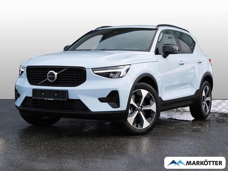 Neu Volvo XC40 Plus 197 PS (144 kW) 2026 Blau SUV