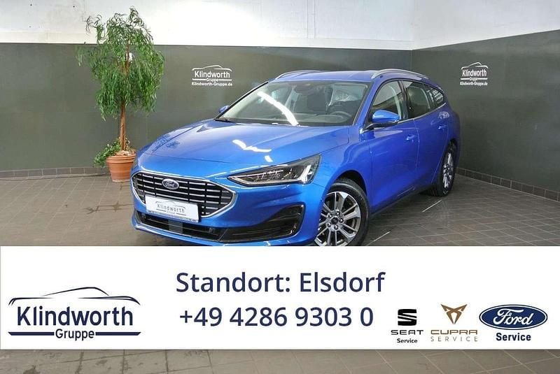 Gebraucht Ford Focus Titanium 125 PS (91 kW) 2023 Desert island blue Kombi