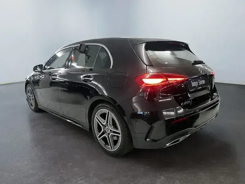 Gebraucht Mercedes A200 AMG 163 PS (119 kW) 2025 Schwarz Limousine