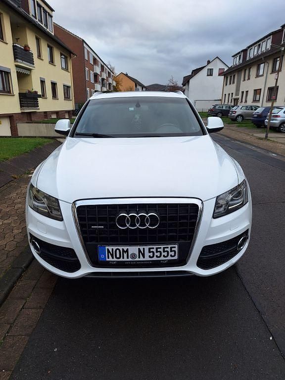 Weiß Gebraucht 2012 Audi Q5 Sport SUV | 12.500 € (Fairer Preis) - Bild 1/4