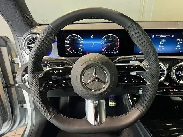 Gebraucht Mercedes CLA200 150 PS (110 kW) 2026
