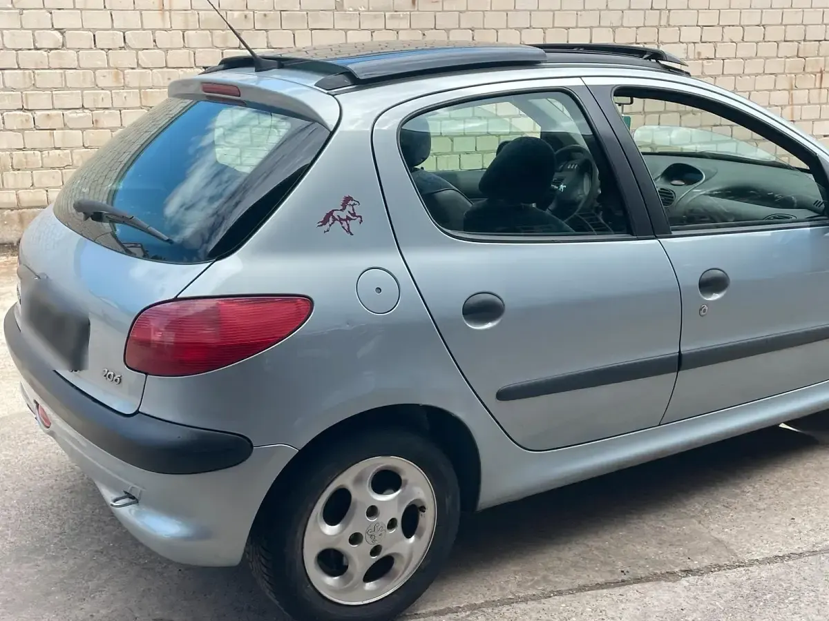 Gebraucht Peugeot 206 75 PS (55 kW) 2001 Blau Kleinwagen