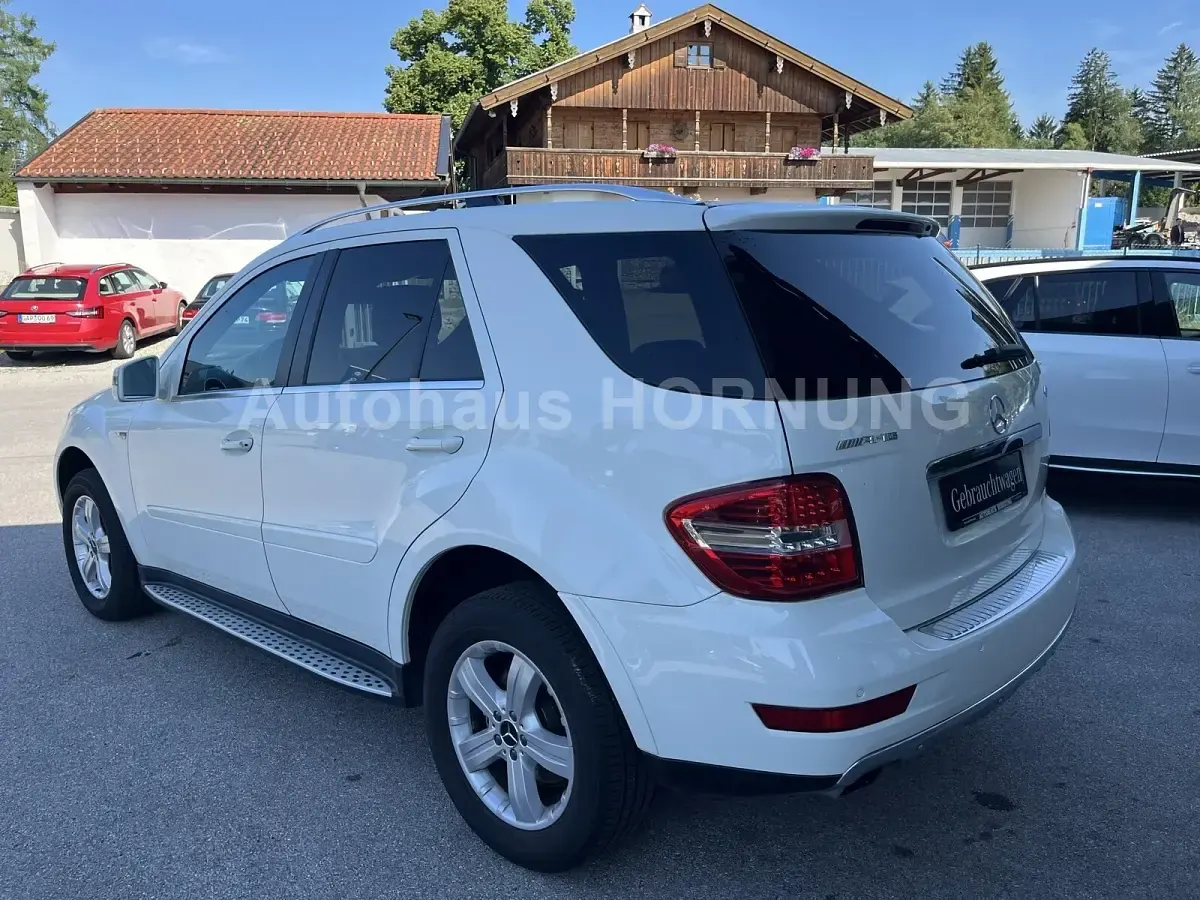 Gebraucht Mercedes ML350 231 PS (169 kW) 2011 Weiß SUV