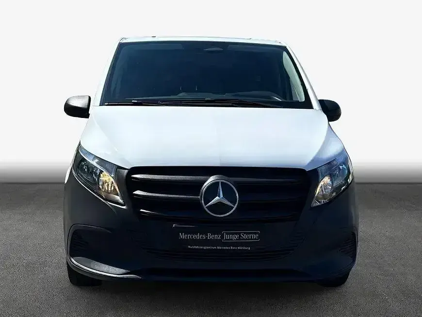 Gebraucht Mercedes Vito 163 PS (119 kW) 2024 Weiß Van