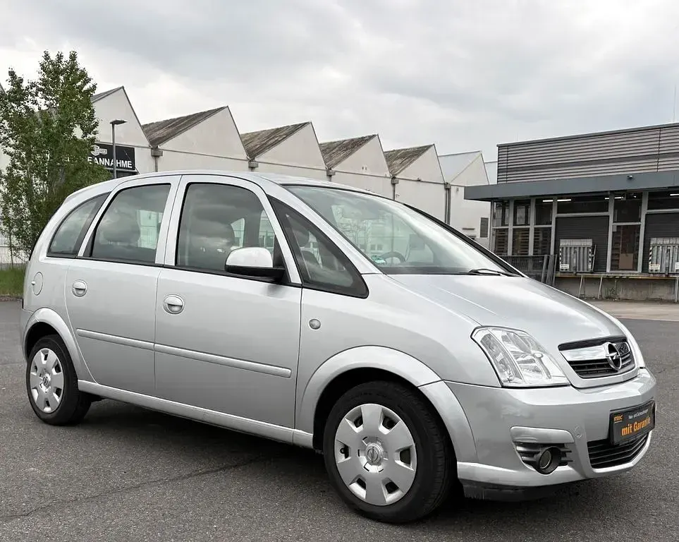 Używany Opel Meriva Edition 101 KM (74 kW) 2009 Srebrny Minivan
