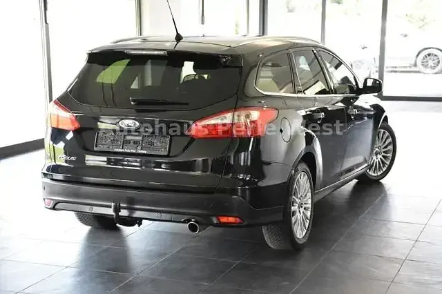 Gebraucht Ford Focus Titanium 182 PS (133 kW) 2012 Schwarz Limousine