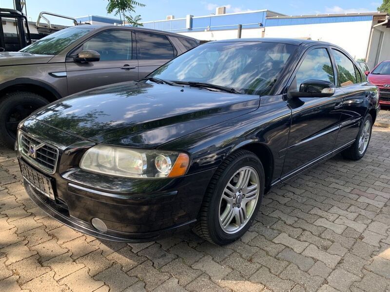 Schwarz Gebraucht 2008 Volvo S60 Momentum Limousine | 2.990 € (Fairer Preis) - Bild 1/4