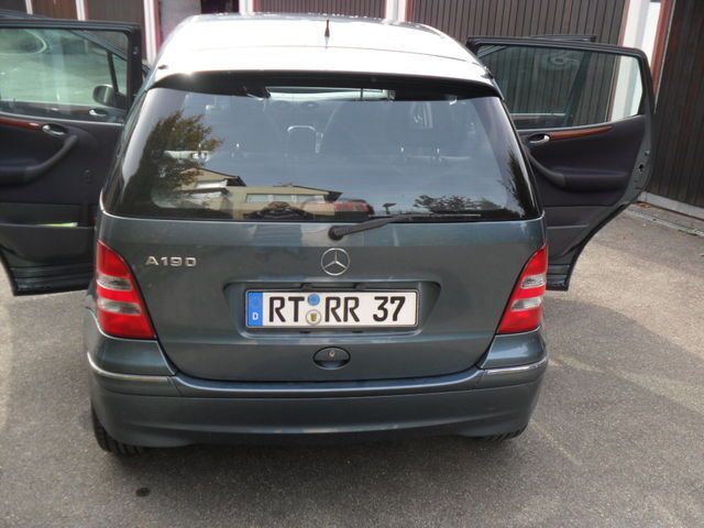 Gebraucht Mercedes A190 125 PS (91 kW) 2003 Blau metallic Limousine