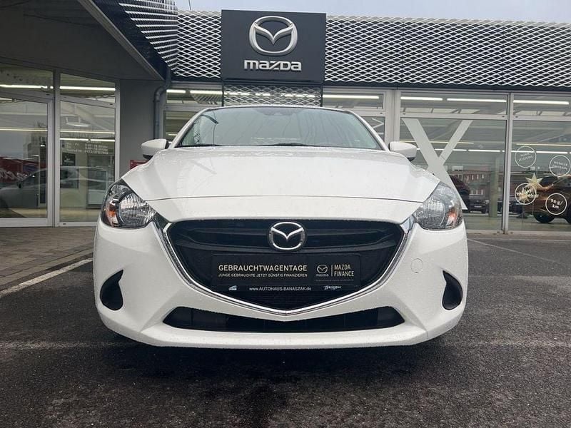Weiß Gebraucht 2018 Mazda 2 Exclusive Limousine | 10.950 € (Fairer Preis) - Bild 1/4