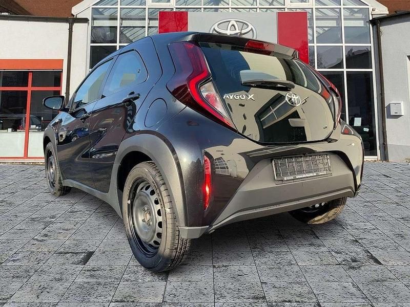 Gebraucht Toyota Aygo X Play 72 PS (52 kW) 2022 Black mica / ink SUV