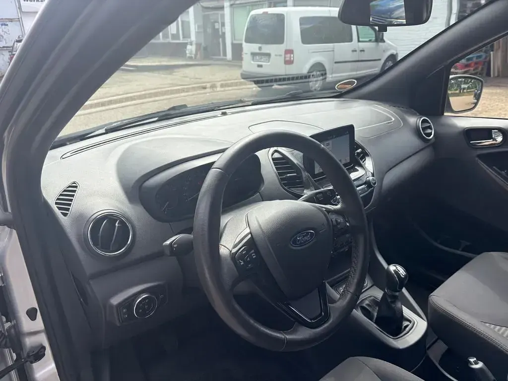 Gebraucht Ford Ka Plus Active 86 PS (63 kW) 2018 Silber Kleinwagen