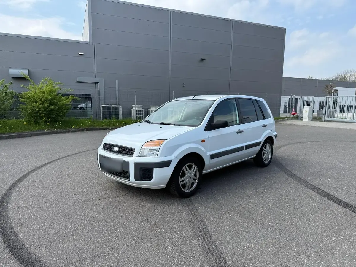 Gebraucht Ford Fusion 68 PS (50 kW) 2009 Weiß Kleinwagen