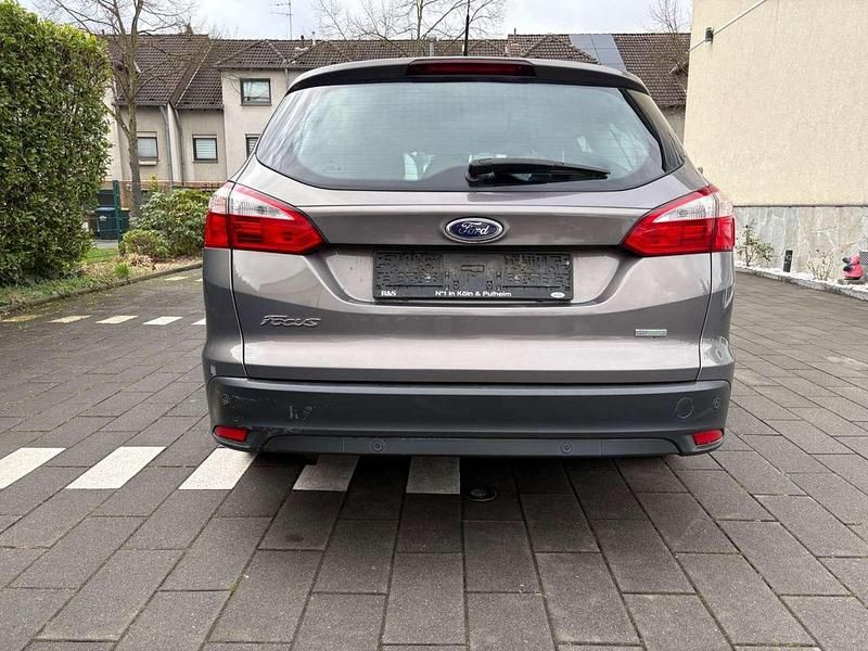Gebraucht Ford Focus 125 PS (91 kW) 2013 Grau Kombi