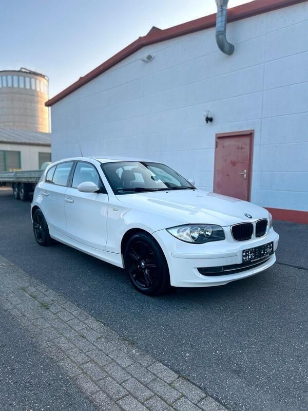 Weiß Gebraucht 2008 BMW 116 Efficient Dynamics Kleinwagen | 1.500 € (Superpreis) - Bild 1/4