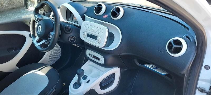 Gebraucht Smart ForFour 90 PS (66 kW) 2015 Schwarz Kleinwagen