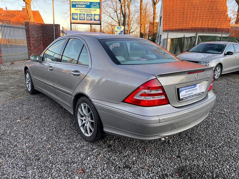 Gebraucht Mercedes C220 150 PS (110 kW) 2006 Grau Limousine