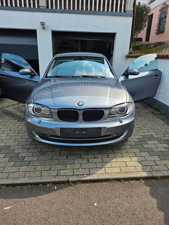 Gebraucht BMW 120 170 PS (125 kW) 2009 Grau Kleinwagen