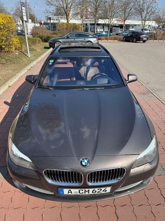 Gebraucht BMW 530 Performance 258 PS (189 kW) 2012 Braun Kombi